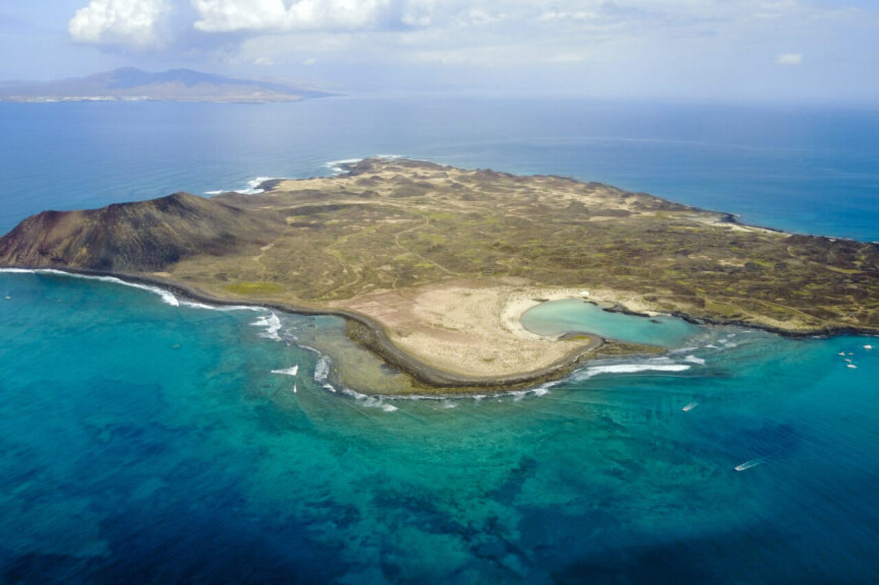 aerial view of lobos island, fuerteventura, canary islands by Insider Fuerteventura