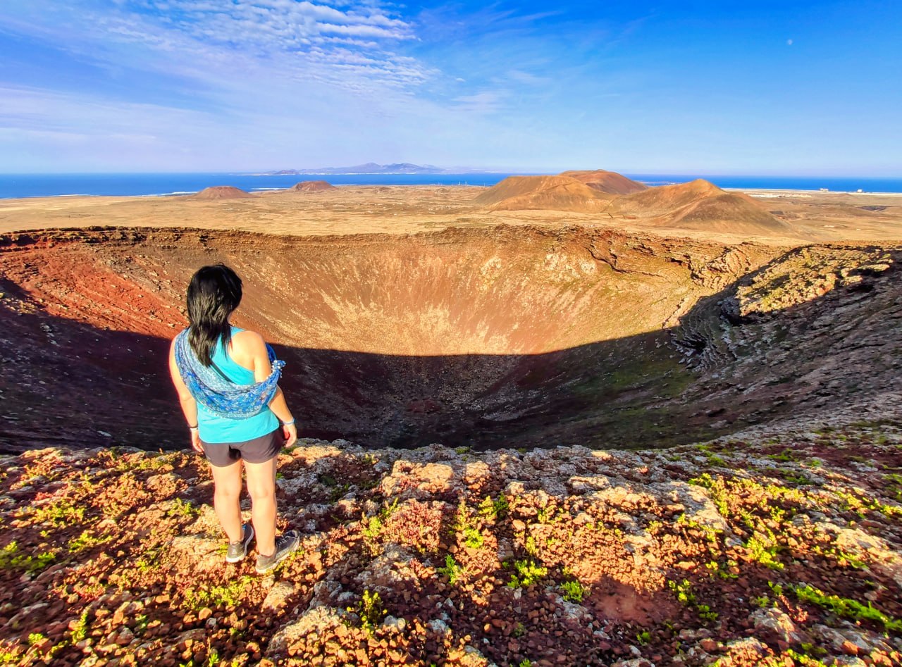 Blick in den Vulkan Hondo by Inside Fuerteventura