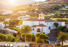 Betancuria frueh morgens Ortschaft by InsiderFuerteventura