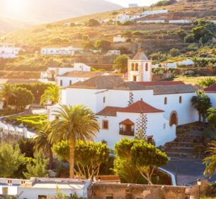Betancuria frueh morgens Ortschaft by InsiderFuerteventura