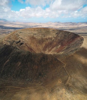 Calederon-Hondo-Vulkan-Lajares-01 by InsiderFuerteventura go guide travel