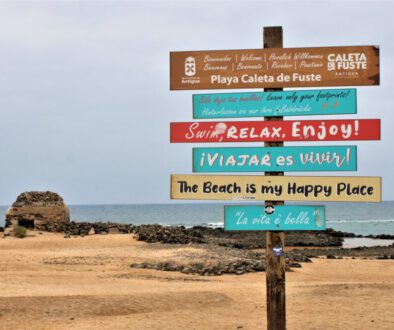 Caleta de Fuste Schilder Fuerteventura im Sommer by InsiderFuerteventura