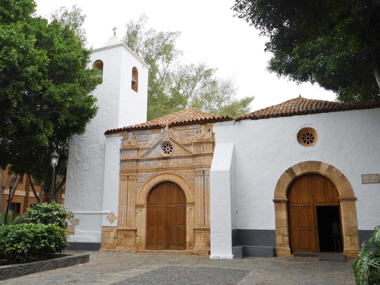 Pajara Kirche Portal Geheimtipp by InsiderFuerteventura