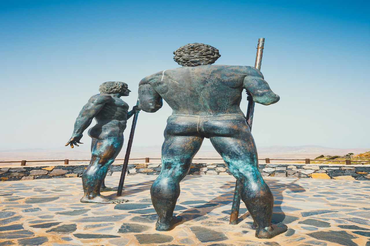 Mirador Corrales de Guize & Ayose Statuen von Emiliano Hernandez by InsiderFuerteventura
